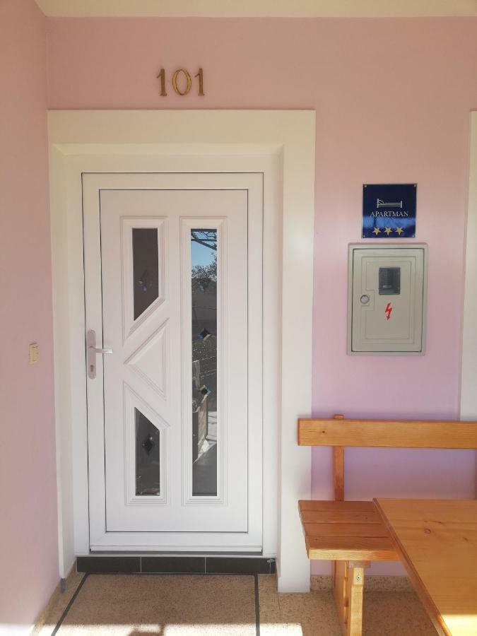 Apartman Lila Čunski Buitenkant foto